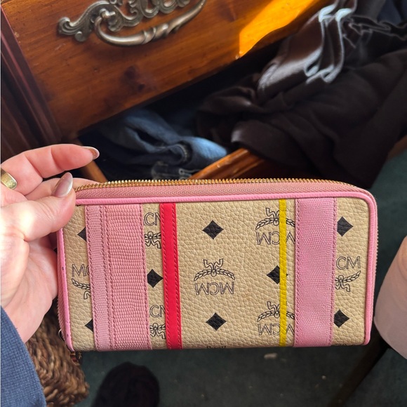 Beautiful MCM Wallet - Picture 2 of 9